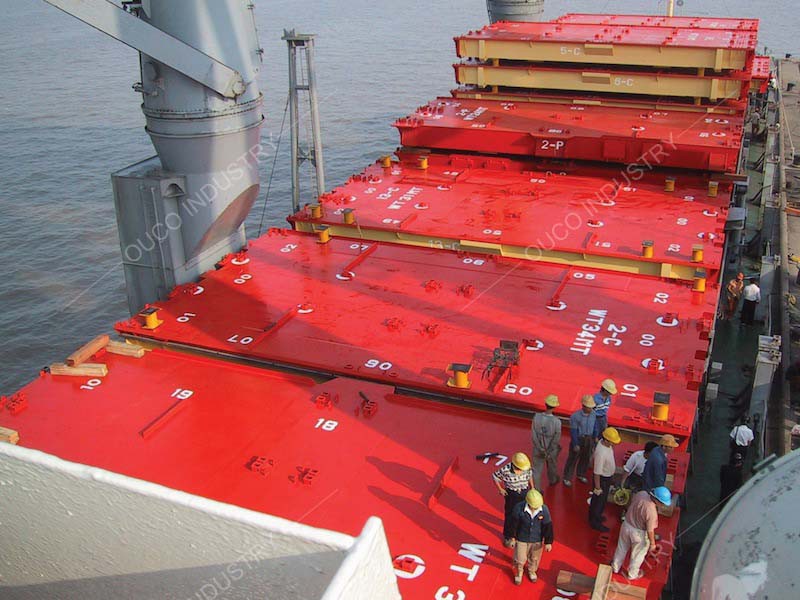 Couvercle de trappe pour bateau et navire